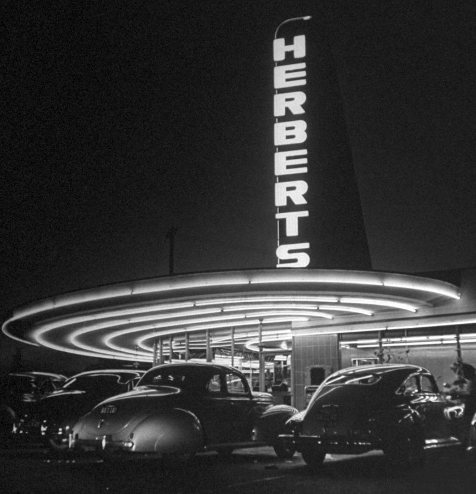Herbert’s Drive-In, the corner of Beverly & Fairfax, Los Angeles, 1945 